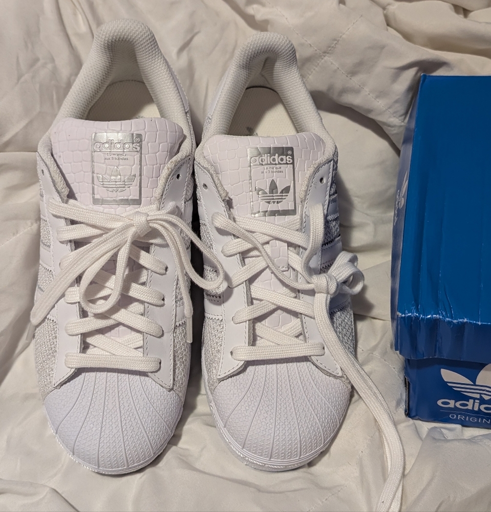 Adidas Superstar White Sneaker Women's Size 8.5/Men's Size 7.5